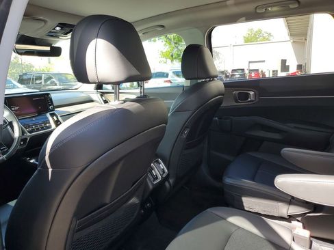 Certified 2023 Kia Sorento EX w/ Panoramic Sunroof Package FWD image 15