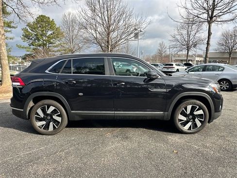 Certified 2025 Volkswagen Atlas Cross Sport SEL image 8