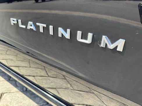 Used 2025 Ford Expedition Platinum AWD/4WD image 5