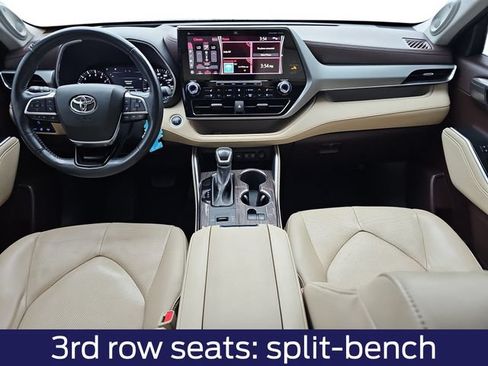 Used 2021 Toyota Highlander Platinum FWD image 11