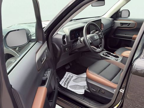 Certified 2025 Ford Bronco Sport Outer Banks w/ Outer Banks Tech Package+ AWD/4WD image 11