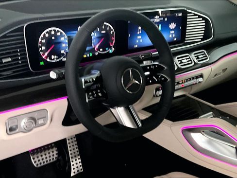 New 2026 Mercedes-Benz GLS 450 4MATIC image 10