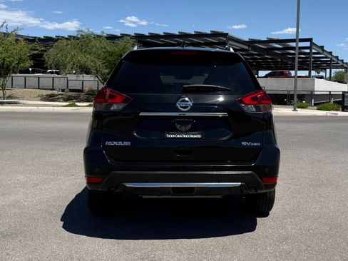 Used 2019 Nissan Rogue SV AWD/4WD image 3