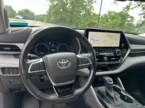 Used 2023 Toyota Highlander Limited AWD/4WD image 9