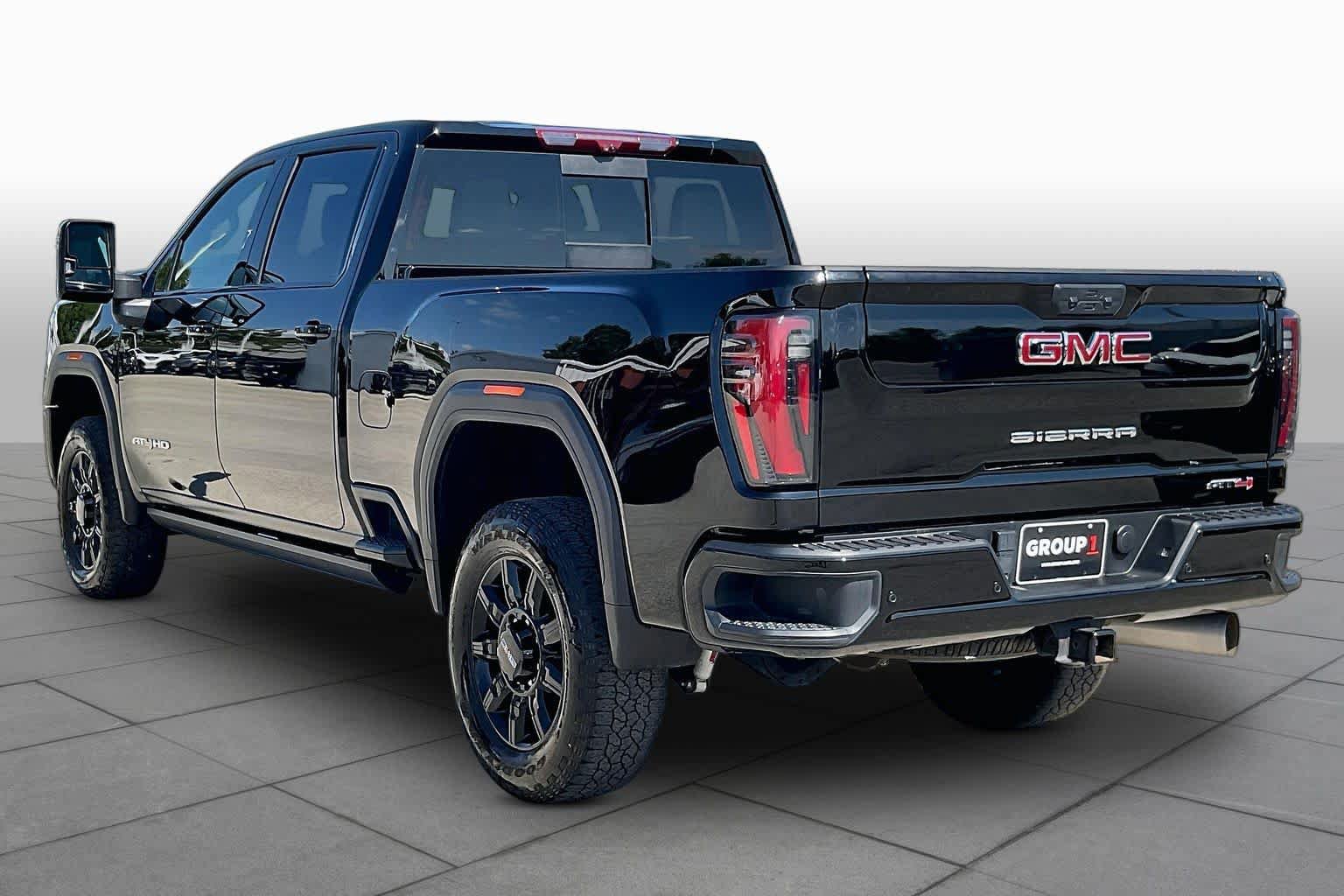 Used 2024 GMC Sierra 3500 AT4 w/ AT4 Premium Plus Package AWD/4WD image 12