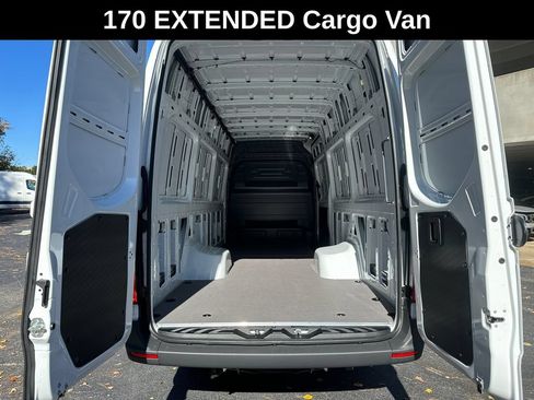 Used 2025 Mercedes-Benz Sprinter 3500 image 18