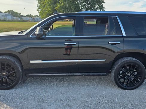 Used 2019 Cadillac Escalade Platinum AWD/4WD image 6