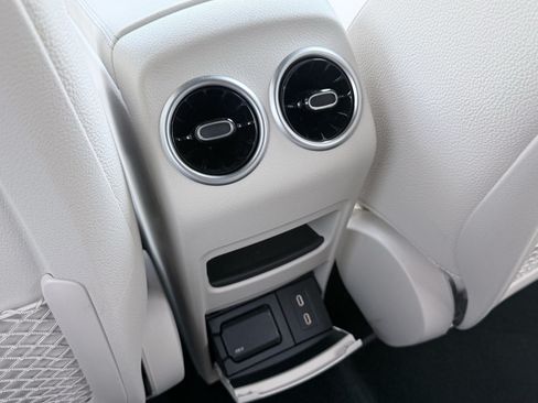 Used 2025 Mercedes-Benz GLB 250 image 48
