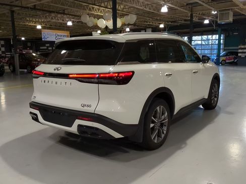 Used 2024 INFINITI QX60 Luxe w/ Performance Audio Package image 6