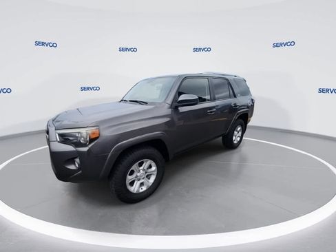 Used 2018 Toyota 4Runner SR5 AWD/4WD image 4