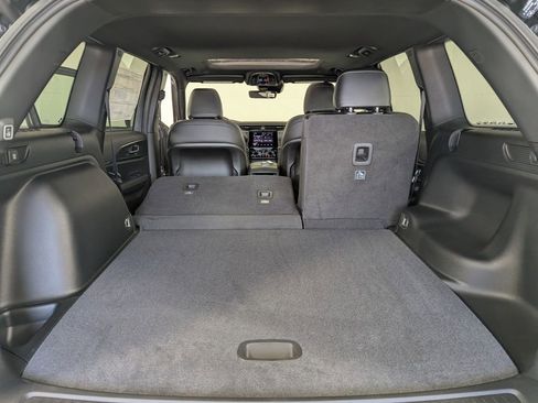 New 2025 Jeep Grand Cherokee Altitude image 30