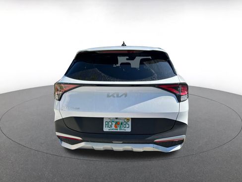 Used 2025 Kia Sportage LX image 7