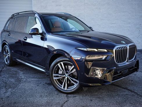 Used 2023 BMW X7 xDrive40i w/ M Sport Package image 8