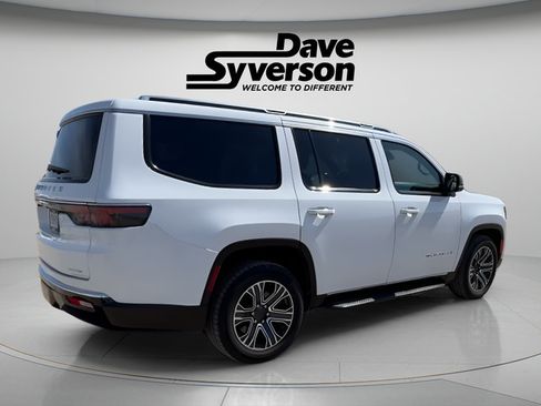 Used 2024 Jeep Wagoneer Series II w/ Flexible Seating Group AWD/4WD image 5