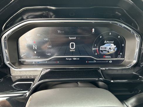 Used 2025 GMC Sierra 1500 SLE image 11