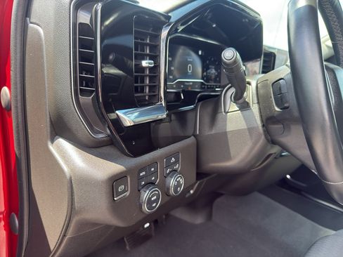 Used 2023 Chevrolet Silverado 1500 LT AWD/4WD image 15