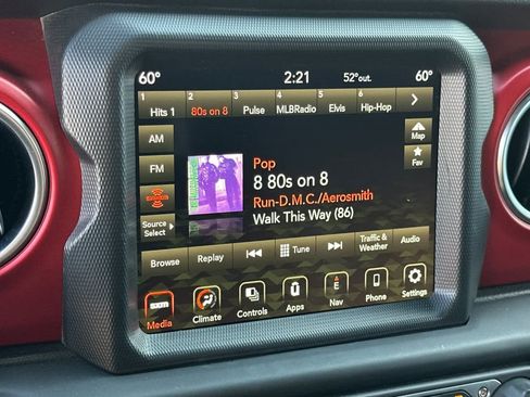 Used 2023 Jeep Wrangler Unlimited Rubicon image 18