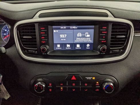 Used 2020 Kia Sorento FWD V6 image 8
