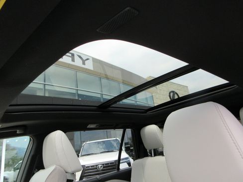 Used 2025 Lexus TX 350 AWD w/ Technology Package image 17