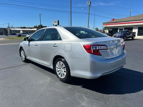 Used 2014 Toyota Camry LE FWD image 7