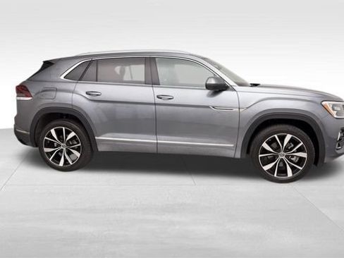 Used 2025 Volkswagen Atlas Cross Sport SEL Premium R-Line AWD/4WD image 9