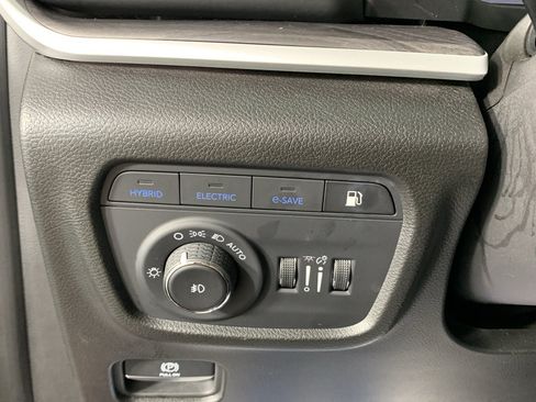 Used 2022 Jeep Grand Cherokee Limited 4xe w/ Luxury Tech Group II AWD/4WD image 16