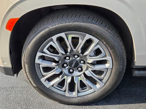 Used 2023 GMC Yukon Denali Ultimate AWD/4WD image 22