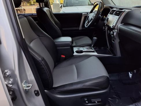 Certified 2022 Toyota 4Runner SR5 Premium image 25