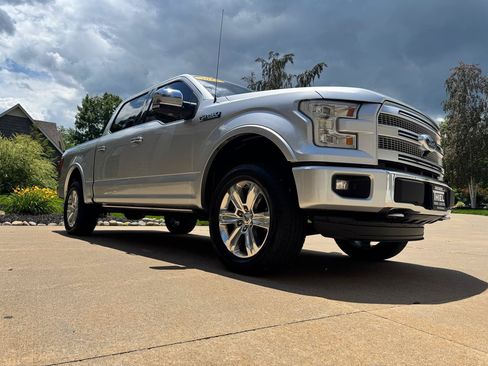Used 2016 Ford F150 Platinum w/ Equipment Group 701A Luxury AWD/4WD image 28