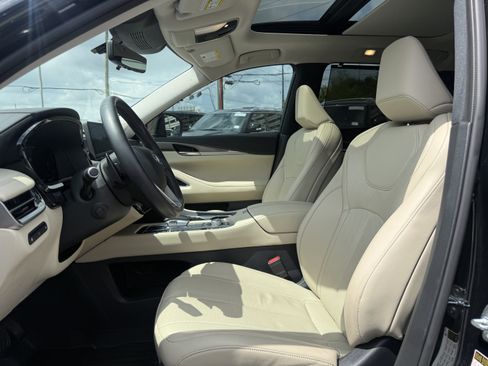 Certified 2023 INFINITI QX60 Luxe w/ Vision Package FWD image 12