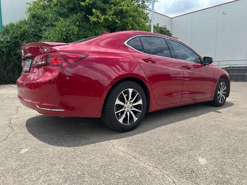 Used 2017 Acura TLX w/ Technology Package FWD image 4