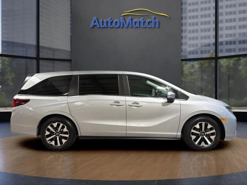 Used 2025 Honda Odyssey EX-L image 12