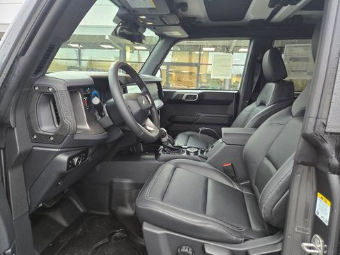 New 2025 Ford Bronco Badlands image 12