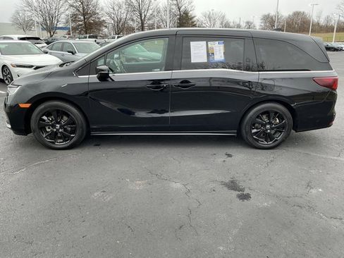 Used 2024 Honda Odyssey Sport image 9