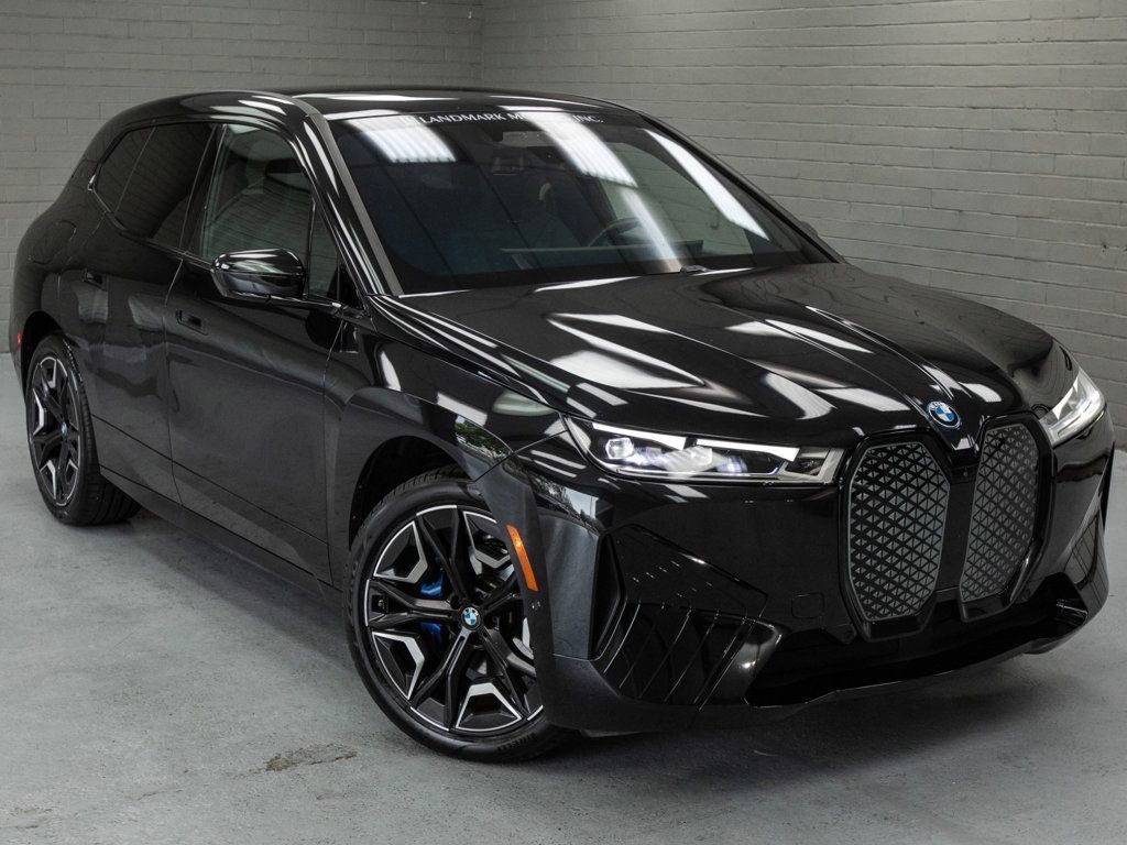 Used 2024 BMW iX xDrive50 w/ Premium Package AWD/4WD image 6
