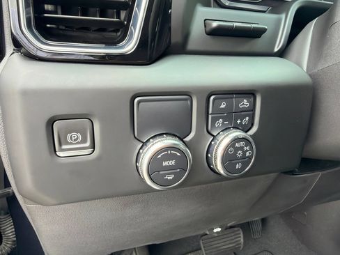 Used 2024 GMC Sierra 1500 Denali w/ Technology Package RWD image 32
