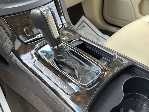 Used 2014 Lincoln MKS AWD w/ Equipment Group 101A image 33