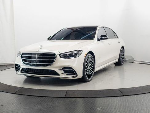 Used 2023 Mercedes-Benz S 580 4MATIC Sedan image 3
