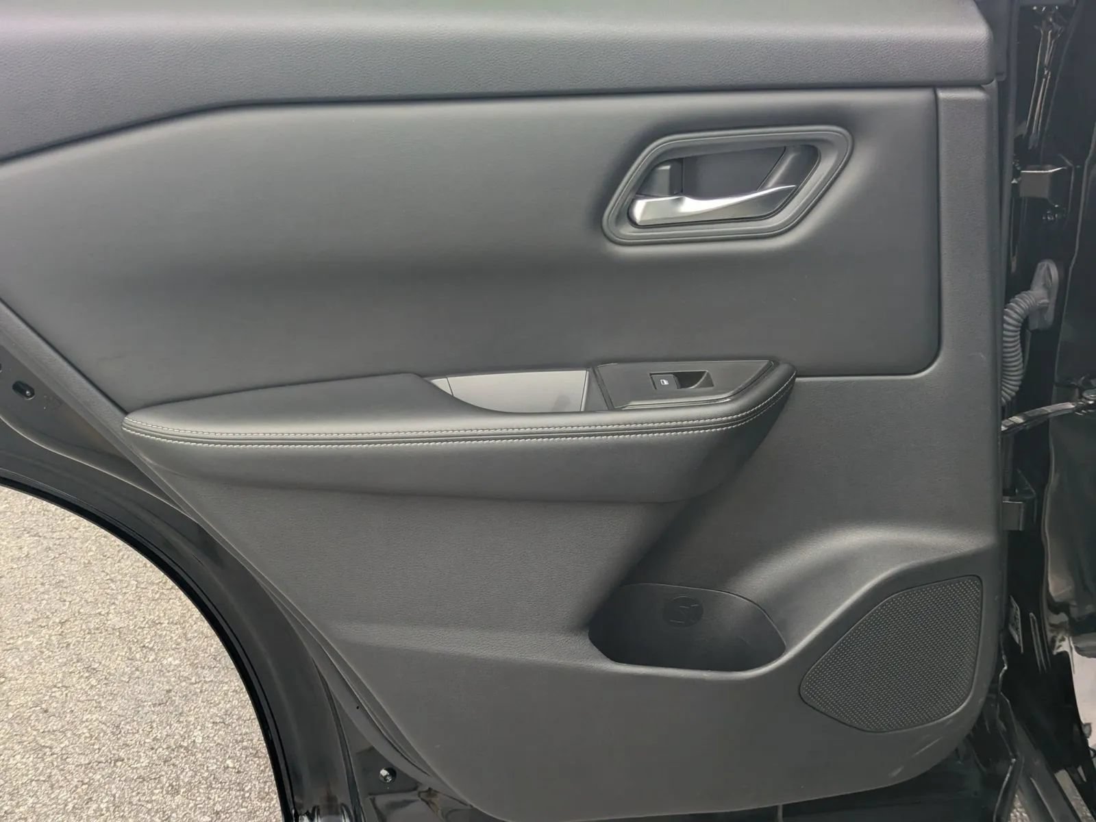 Certified 2024 Nissan Rogue SV FWD image 18