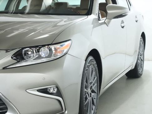 Used 2018 Lexus ES 350 w/ Premier Package FWD image 4