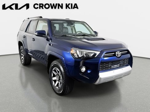 Used 2020 Toyota 4Runner 4WD image 3