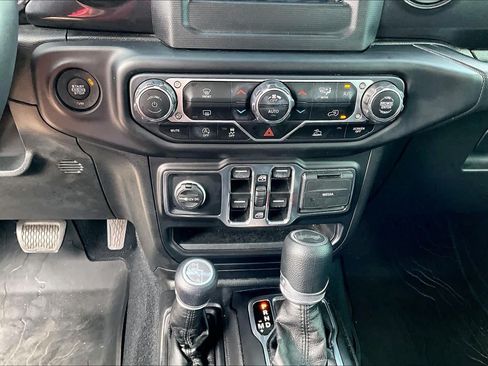 Used 2022 Jeep Wrangler Unlimited Sport AWD/4WD image 24