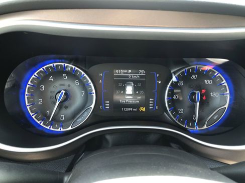 Used 2020 Chrysler Voyager Lxi image 26