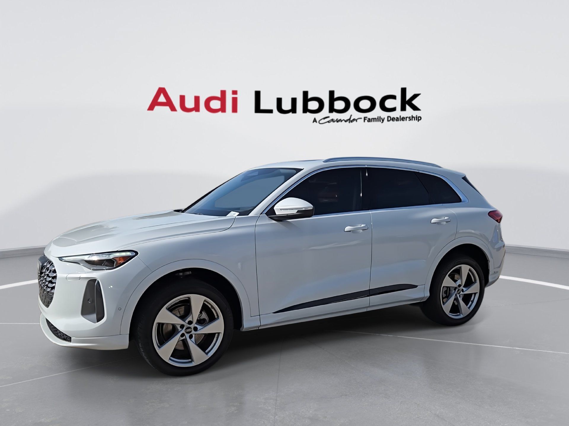 Used 2025 Audi Q5 Premium Plus w/ Premium Plus AWD/4WD image 5