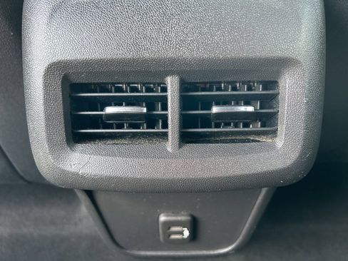 Used 2020 Chevrolet Equinox LS w/ LS Convenience Package image 26