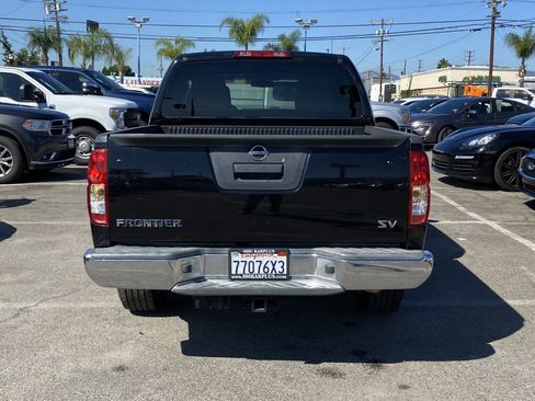 Used 2018 Nissan Frontier SV image 9