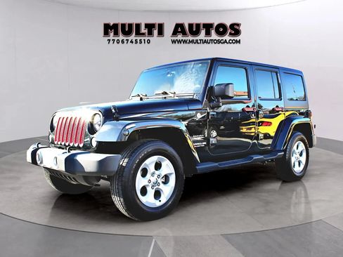 Used 2015 Jeep Wrangler Unlimited Sahara w/ Connectivity Group AWD/4WD image 7
