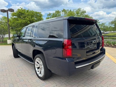 Used 2020 Chevrolet Suburban Premier AWD/4WD image 3