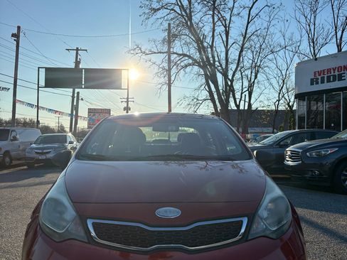 Used 2013 Kia Rio EX image 3