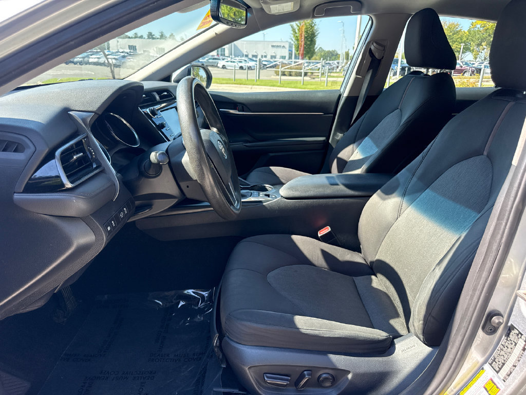 Used 2020 Toyota Camry LE w/ Fleet Convenience Package FWD image 12